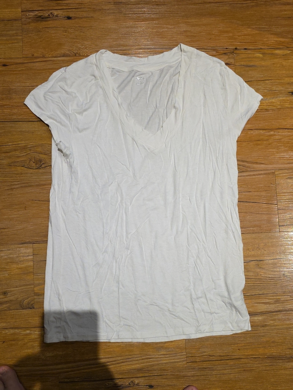 Mossimo Supply Co. White V-Neck Short Sleeve Tee